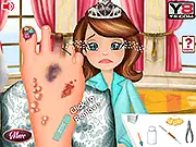 Princess Sofia Foot Doctor game screenshot, player using medical tools to treat a swollen and infected royal leg