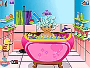 Play Baby Daisy Bathing Time free online game, giving Baby Daisy a bath, changing her diaper, and dressing her up.