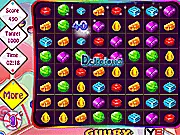 Candy Match Online game screen showing various colorful candies lined up for a match-three combo on a puzzle grid