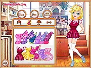 Baking Madness Weekend free online game featuring women in a kitchen decorating and selling charity cakes at a busy market stall.