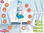 School Girl Fashion Dress-Up game showing the character Lisa with a selection of clothes and accessories