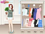 Play Sue's Casual Weekend free online game, helping Sue make coffee, listen to music, and mix a hair care treatment at home.