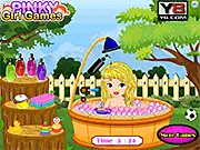 Play Baby Cinderella Summer Care free online game - bathing and dress-up