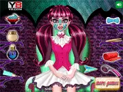 Draculaura Makeover Monster High free online spa and facial game