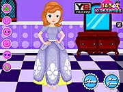 Sofia The First Accident Care game showing the princess getting her playground injury treated by a doctor online free