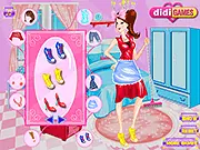 Hardworking Housewife free online dress up and makeover game screenshot of a happy housewife character