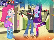 Play Equestria Sweet Kiss Game free online timing game where the Equestria Girls couple tries to share a secret kiss without being seen on PlayArcadeHub.