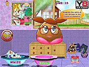 Pou Girl in the online game sorting white and colored clothes into laundry baskets before washing