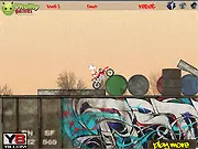 The Stunt Moto Mouse 3 online game screen showing a small mouse riding a dirt bike over a massive, unstable ramp in a stunt level