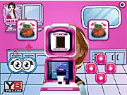 Anna Eye Doctor free online game treating Princess Anna's eyes