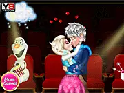 Elsa and Jack Kissing game screenshot, secret romance game online, hidden timing puzzle, Elsa and Jack kissing at the cinema, free dress-up and timing game
