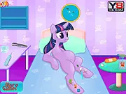 Twilight Sparkle Foot Doctor free online game treating My Little Pony character