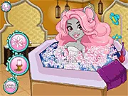 Mouscedes King Spa Day game, free online makeover, Monster High dress-up and beauty ritual