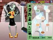 The Monster High character Frankie Stein with her green skin and stitches, ready for a fashion makeover in the dress-up game