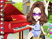 Street Pianist dress up game free online, stylish girl playing piano on the street, fashion makeover game