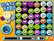 Plate Fool free online arcade game screenshot, aiming to destroy multiple flying plates with a quick target system