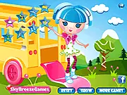 Play Little Lea Loopsy Goes to School free online dress-up game. Help Lea put together a fashionable back-to-school outfit.