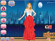 Royal Party Kubi free online dress up game screenshot, showing a girl ready for the ball wearing an elegant gown, tiara, and jewelry.