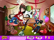 Family members preparing for a birthday surprise party for Mom, free Surprise Party For Mom hidden object game