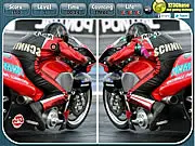 Motoracing - Spot the Difference game screenshot - free online visual puzzle on PlayArcadeHub
