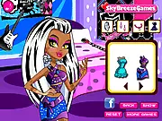 Frankie Stein's Makeover free online game screenshot, player applying makeup to the Monster High character Frankie Stein, beauty and fashion game on PlayArcadeHub