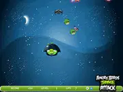 Angry Birds Space Attack free online game screenshot, green pig drone hunting Angry Birds in bubbles on PlayArcadeHub