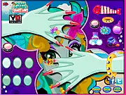 Playing Lagoona Blue Manicure free online game, painting and decorating the Monster High character's nails with blue polish and glittering gems.