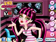 Monster High Draculaura Spa Facial Makeover free online game showing the vampire getting makeup and a stylish outfit for her date.