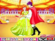 Princess Jenny in an elegant prom dress dancing at the royal ball - Princess Dream Dance online game