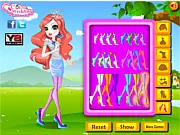 Play Royal Apple White Dress Up Free Online, styling the daughter of Snow White in a beautiful royal gown on PlayArcadeHub