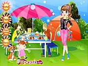 Picnic With Family dress-up free online game, help Miranda choose comfortable girls outfits for a picnic