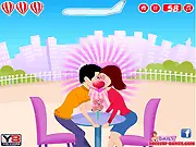 Housetop Couple Kissing game free online romantic sneaking rooftop date