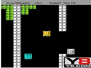 Battle City 2013 free online retro tank game screenshot, tank defending the city base