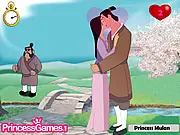 Screenshot of Princess Mulan Kissing Prince game, Mulan and Prince Li Shang sharing a secret kiss, free online timing game