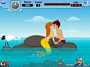 Mermaid Kiss 2 free online kissing game with a boy and a mermaid in the ocean