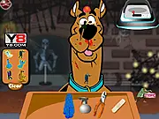 Play Scooby Doo At The Doctor free online game, treating Scooby's wounds in the hospital.