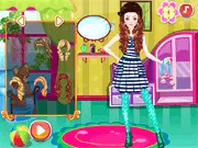 Ellie Camping in Style free online game screenshot, dress up game, fashion camping clothes
