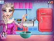 Cooking Christmas Cake with Elsa Free Online Game Screenshot, Princess Elsa Decorating a Festive Christmas Cake in the Kitchen