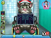 Tom Surgeon Free Online Game Screenshot, Talking Tom Lying on an Operating Table while a Player Prepares for Surgery