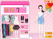Play Own Style free dress up game online, model wearing a fashionable outfit