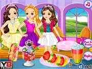 Princess Fruit Hut game screenshot, princess getting a fruit salad, free online cooking and dress up game