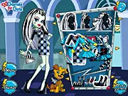 Styling Frankie Stein free online dress-up game, Monster High fashion game, design outfits for Frankie Stein, play free on PlayArcadeHub