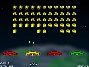 Retro Vaders free online game screenshot, showing a vibrant color scheme for the classic Space Invaders setup
