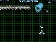 Electropede arcade shooter game, free online bug blasting, collecting power ups on the grid