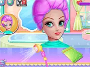 Play College Crush Date free online girl game, give a beauty makeover, choose a cute outfit, and help the college lovers kiss.