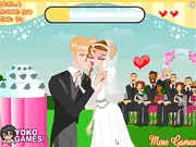 Play Annie Wedding Kissing free online sneaky secret kissing game