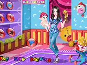 Gameplay screenshot of Mom & Baby Fashion Dressup game showing a young mother and her toddler in stylish, coordinated outfits, ready for a fashion makeover. Play free dressup online.