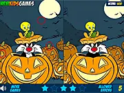 Screenshot of Toon Halloween Differences free online game with two identical spooky cartoon pictures to spot differences