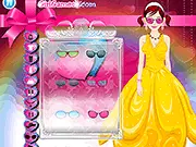 Play Valentine's Day Shelley Dress Up online, free romantic outfit game, choose a dress for Valentine's Day