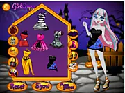 Monster High Halloween Costumes dress up game featuring outfits inspired by Draculaura and Clawdeen Wolf
